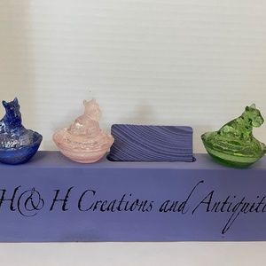 Boyd art glass Scotty dog on mest